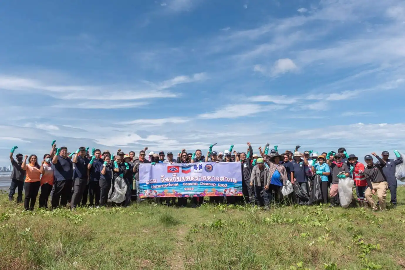 STP&I and Chevron Unite Volunteers for Beach Cleanup in Bang Lamung on International Coastal Cleanup Day